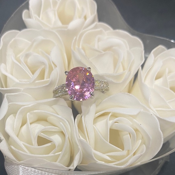 Jewelry - Size 7-1/2 Statement Ring